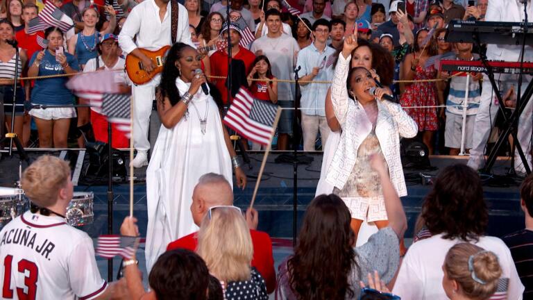 Sheila E. Performs “Leader of the Band/Baby I’m a Star” Medley