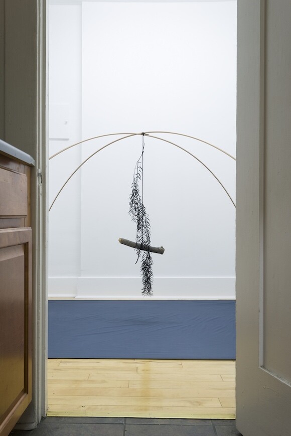 "New Model Heaton Flats Domicile," 2015; DAC press-fit poles, Nylon PU 3000 mm with webbing and grommets; Handcuff, Overhand, Boa knots; mixed media; 89.5 x 64 x 48 inches (227.3 x 162.6 x 121.9 cm). | Photo: Courtesy Park View Gallery.