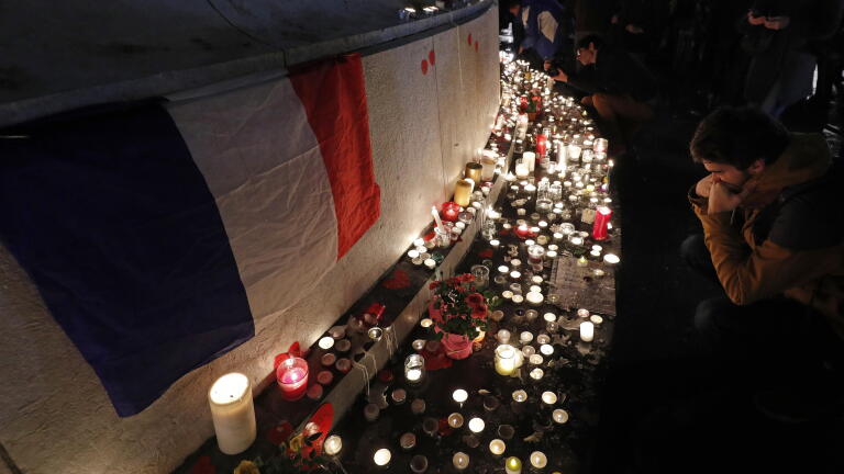 Hollande pays tribute one year after Paris attacks