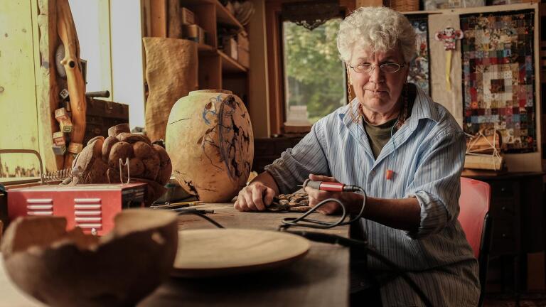 Woodcarver Michelle Holzapfel