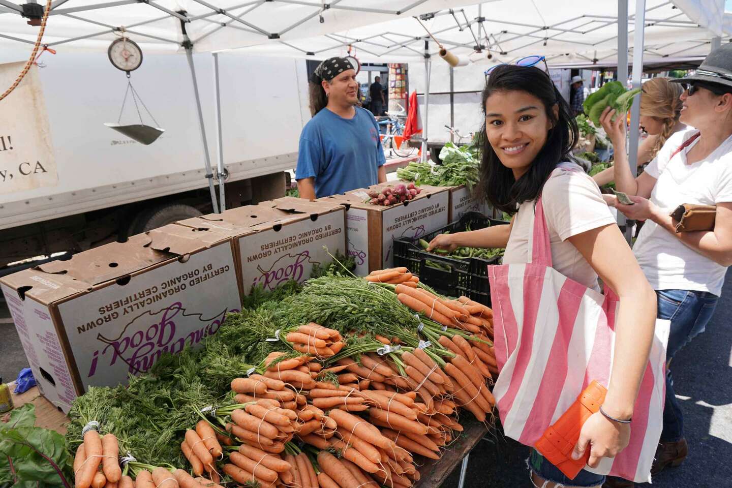 farmers market press image