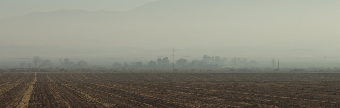 Bad air quality on a Kern County farm | Photo: staticaantics, some rights reserved