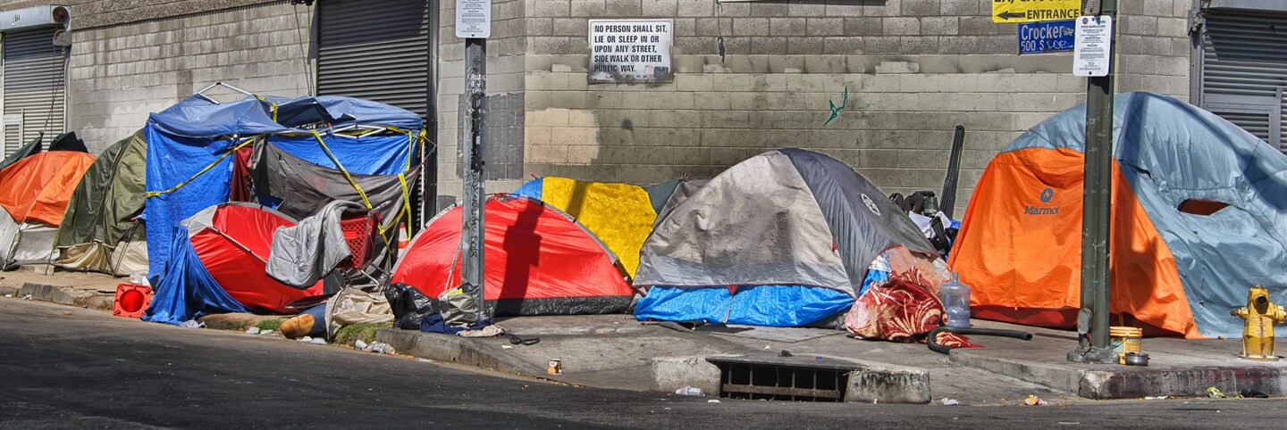 Tenting in Downtown Los Angeles, Skid Row | Russ Allison Loar/Flickr/Creative Commons