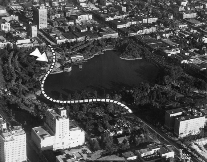 In 1918, Mayor Frederick T. Woodman proposed a “victory span” to honor WWI veterans. The bridge would connect Wilshire Boulevard but divide the public open space. It was very controversial and faced numerous legal challenges.