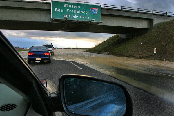 flooding-on-interstate-5-5-11-14-thumb-600x400-73838