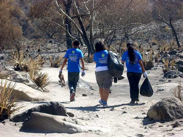 Volunteers in the Angeles National Forest in 2009 | Photo via National Environmental Education Foundation Program