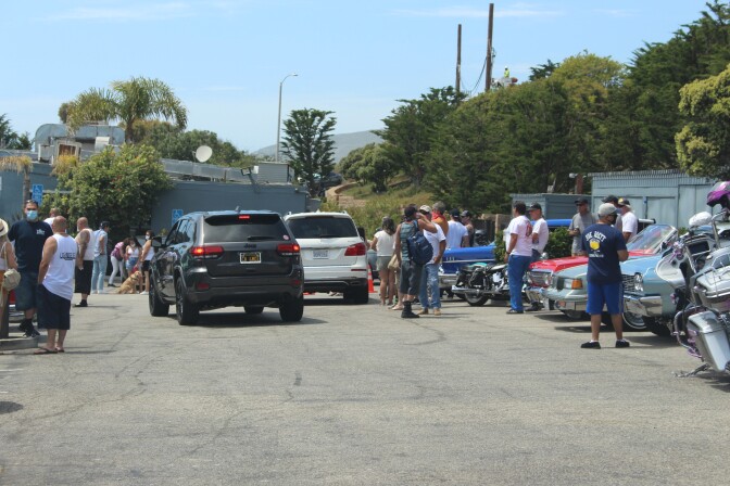 The parking lot of Neptune’s Net restaurant in Malibu on April 26th, crowded with people. The restaurant shut down the next day.