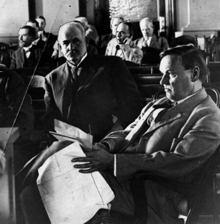 Attorney Clarence Darrow (foreground) in the courtroom during the McNamara trial | Herald-Examiner Collection, Los Angeles Public Library