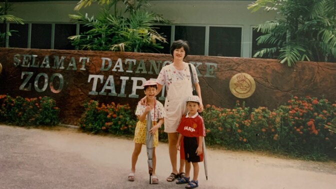 Jocelyn Yow with her family on a trip to Taiping Zoo in Malaysia. | Courtesy of Jocelyn Yow