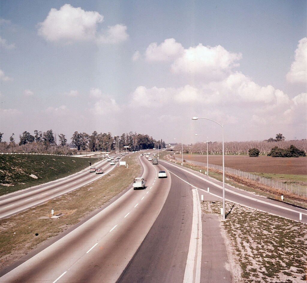 An early view of the the Santa Ana Freeway (I-5) at Bristol in Santa Ana, courtesy of the Orange County Archives