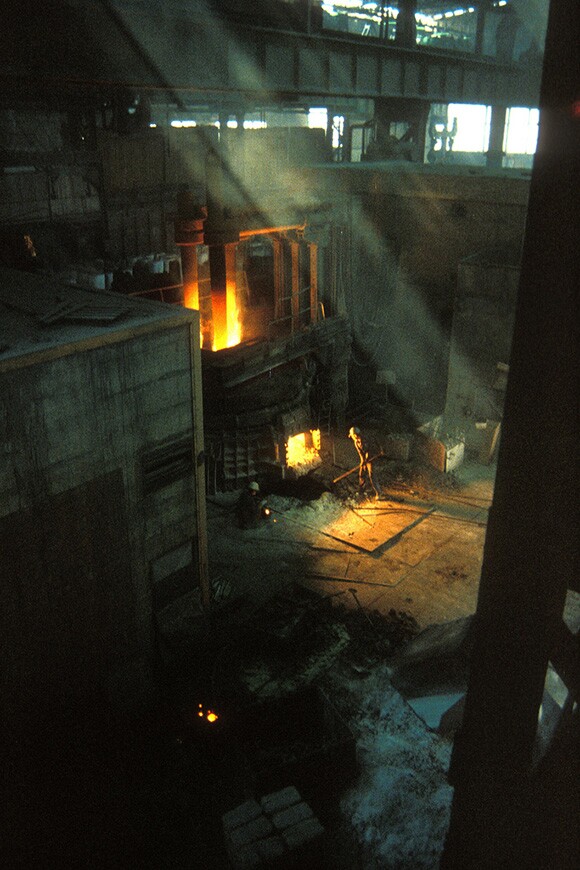 Gary Dwyer working the furnace in Yugoslavia for his public installation piece, 'The place of broken promises' | Photo: Courtesy of Gary Dwyer.