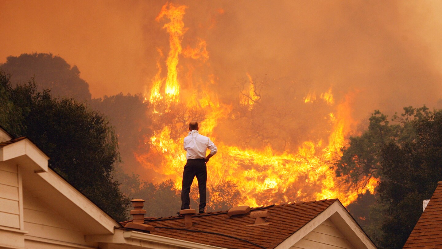 Springs Fire In Southern California Gains Strength