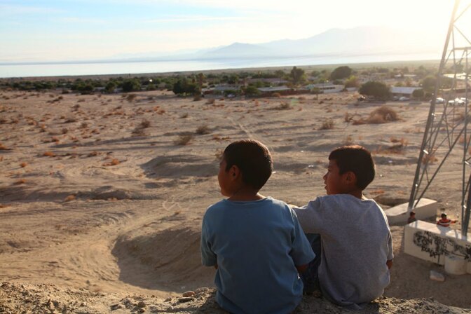 Local kids look at the Salton Sea | Photo: Drew Tewksbury