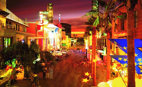 Universal City Walk | Courtesy of The Jerde Partnership, Inc