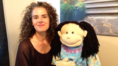 Lindsay & Molly: Proud (Spanish CC)