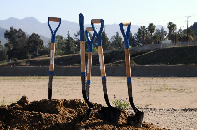 reservoir-shovels
