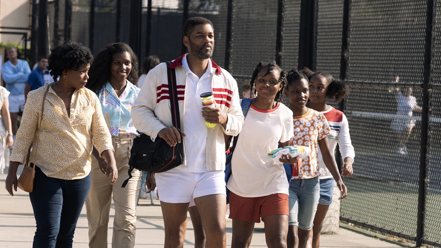 Will Smith, Saniyya Sidney, and Demi Singleton in King Richard (2021).