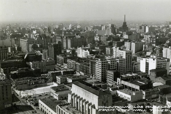 A circa 1935 postcard of downtown Los Angeles. Courtesy of the Werner von Boltenstern Postcard Collection, Department of Archives and Special Collections, William H. Hannon Library, Loyola Marymount University.