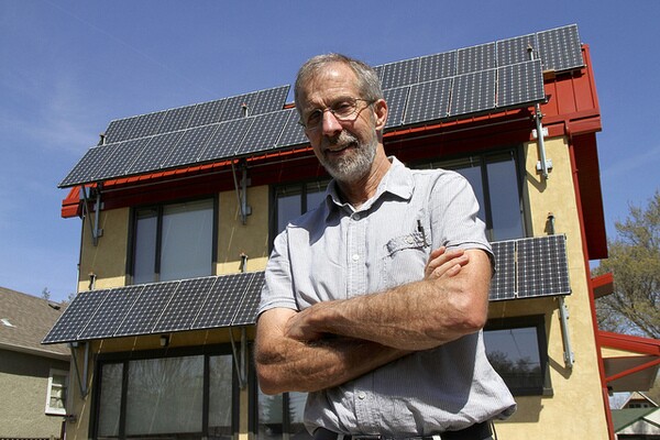 energy-efficiency-and-solar-9-4-14-thumb-600x400-80099