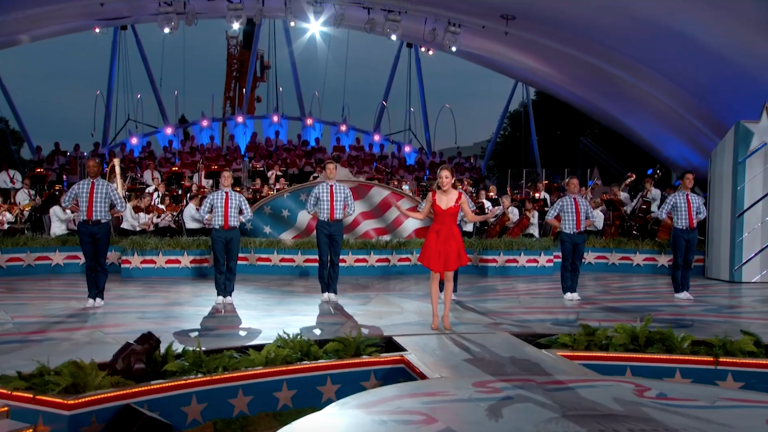 Laura Osnes Performs A Patriotic Medley