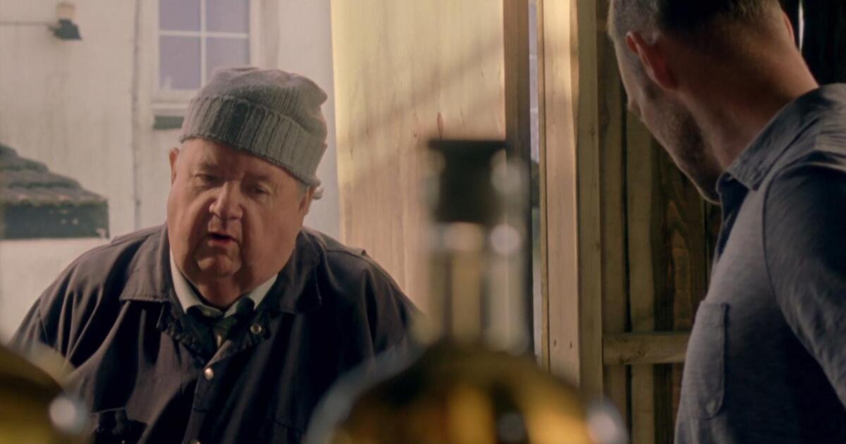 Watch Behind the Scenes of 'Doc Martin' Season 8: Bert and Al | Doc