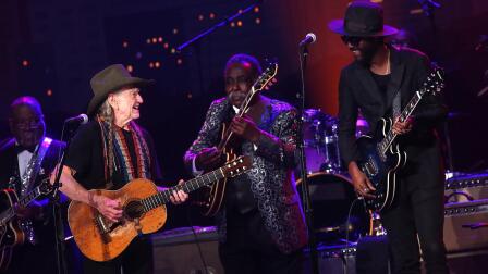 ACL Hall of Fame New Year's Eve 2016 | Willie Nelson & Gary 