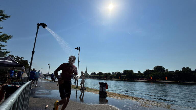 News Wrap: Central and eastern U.S. face dangerous heat