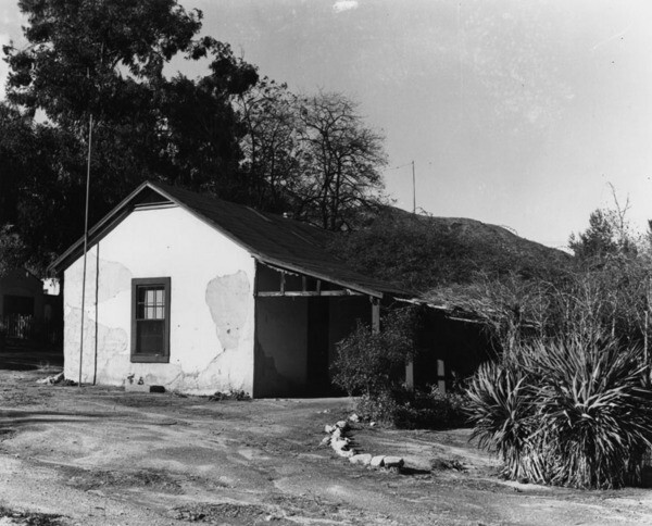 Don Tomas Urquizdez's adobe. Not the site of the Treaty of Cahuenga, contrary to claims made by Harris Gray Otis | Courtesy of the Los Angeles Public Library