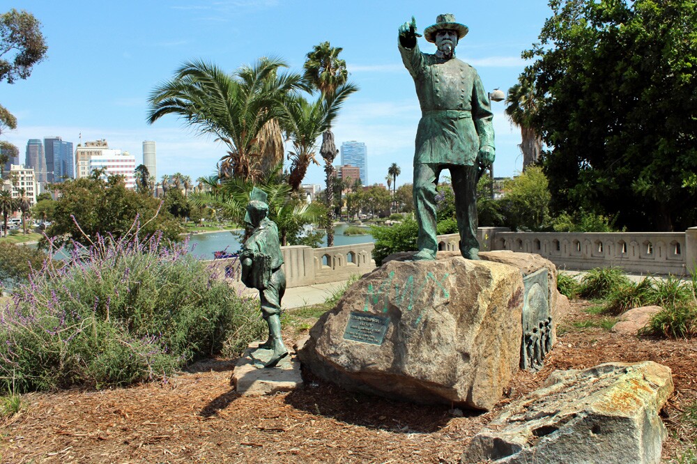 Otis sculptural group (color, missing soldier)