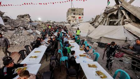 Palestinians in Gaza observe Ramadan amid destruction