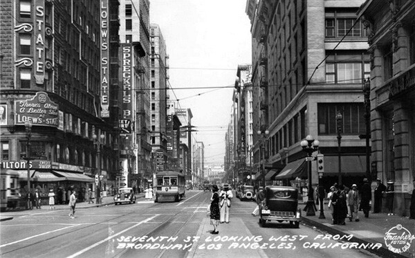 1938 postcard depicting the intersection. Courtesy of the Frasher Foto Postcard Collection, Pomona Public Library.