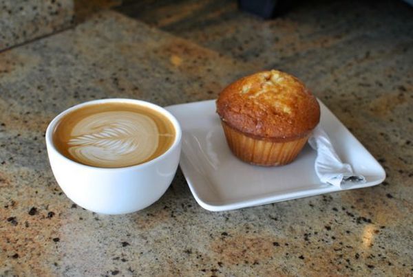 Horchata Latte and Tres Leches muffin at Tierra Mia | Javier Cabra