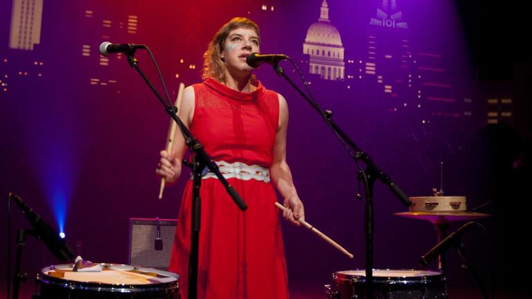 tUnE-yArDs "Gangsta"