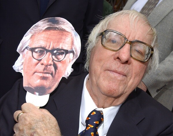 Ray Bradbury holds an image of himself during an event honoring the author with a star on the Hollywood Walk of Fame April 1, 2002 in Hollywood. | Photo: Vince Bucci/Getty Images