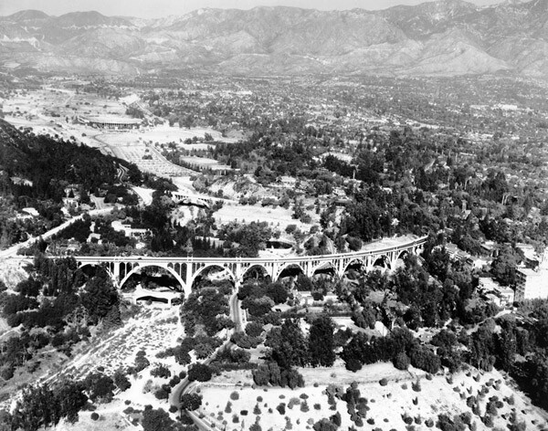 1935 aerial view of the Colorado Street Bridge. Courtesy of the Title Insurance and Trust / C.C. Pierce Photography Collection, USC Libraries.