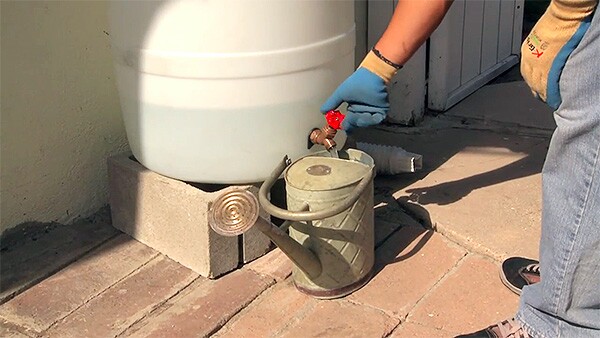 Photo by <a href="http://bpw.lacity.org/klab/rainbarrels/index.html">Keep Los Angeles Beautiful</a>