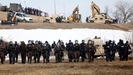News Wrap: Judge halts Dakota Access Pipeline until review