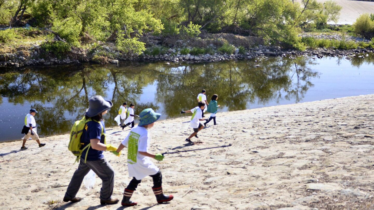 L.A. River CleanUp. | Courtesy of Friends of the Los Angeles River