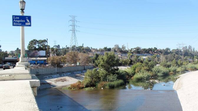 Looking west along the Los Angeles River from the Fletcher Drive Bridge. | DowntownGal / Creative Commons