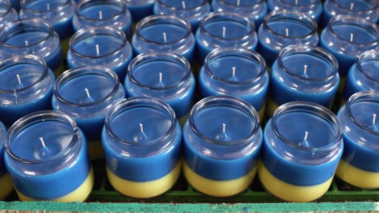 Candlemaker realigns her business to raise money for Ukraine