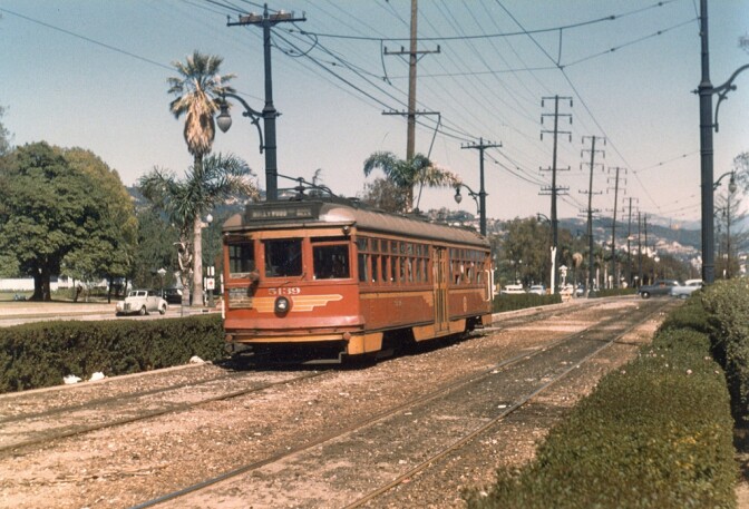 A Pacific Electric car on Santa Monica Boulevard at Canon in Beverly Hills, 1954. Photo by Alan K. Weeks, courtesy of the Metro Transportation Library and Archive.