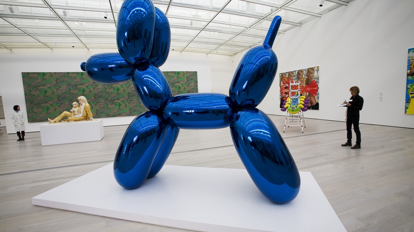 jeffkoonsdog_gettyimages_539914796.jpg