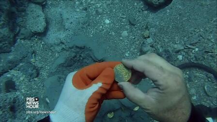 Treasure hunters strike gold off Florida coast