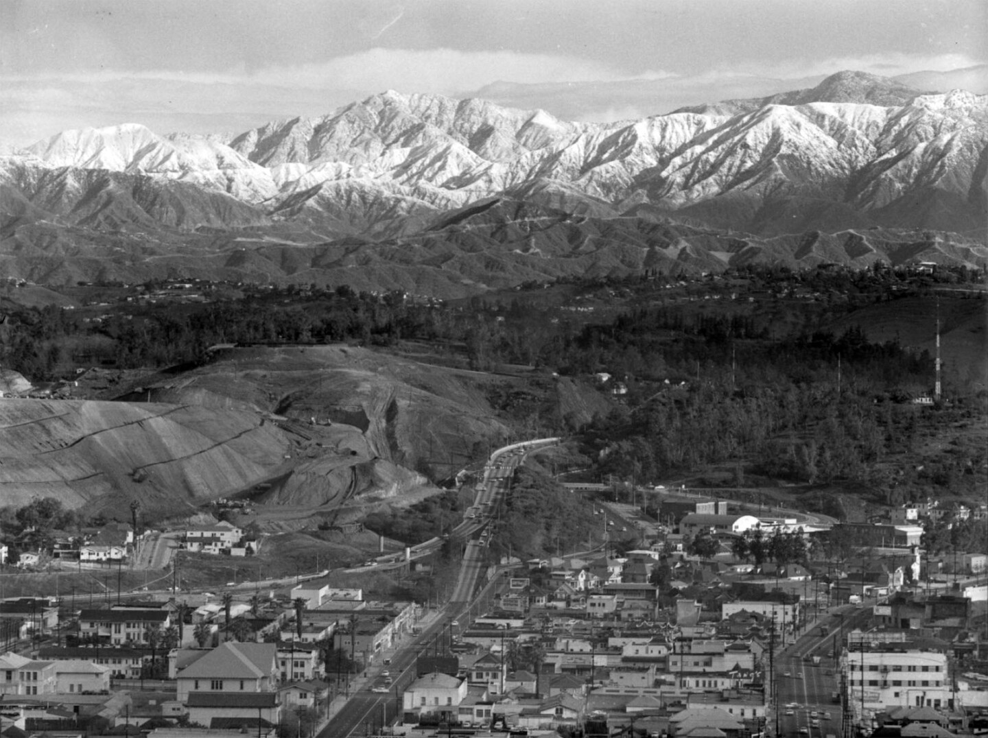 dodger_stadium_excavation_with_mountains_1962_ucla-thumb-600x457-61707.jpg