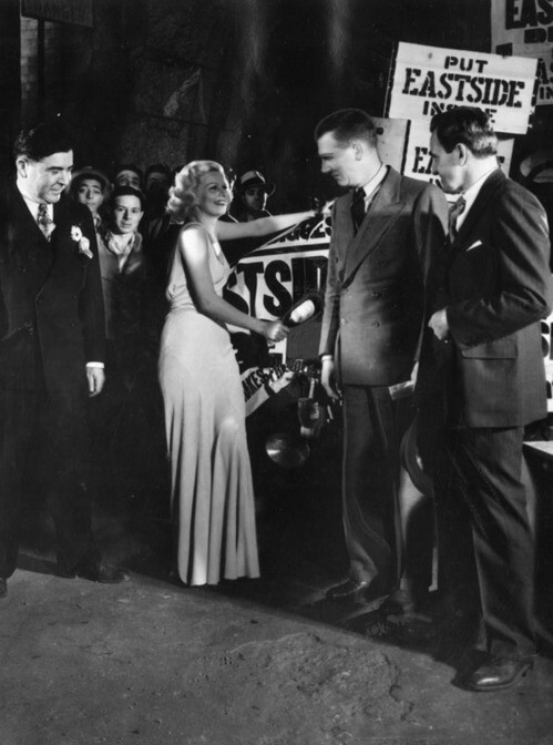Jean Harlow re-christens the brewery after the end of prohibition, 1933 | Photo: Herald-Examiner Collection, Los Angeles Public Library