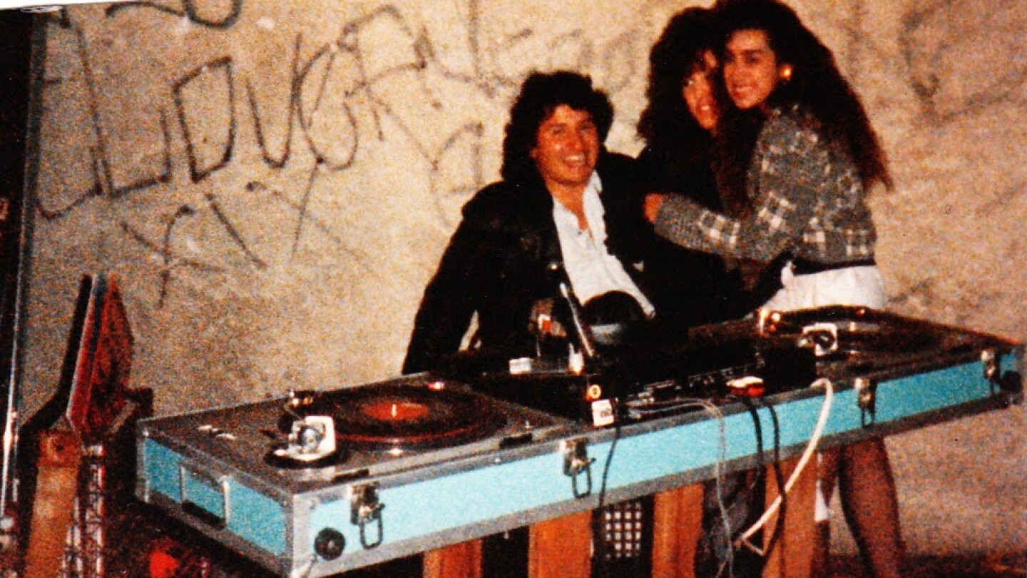 1980s East L.A. Backyard parties | Photo: Courtesy of Gerard Meraz for Artbound (featured)