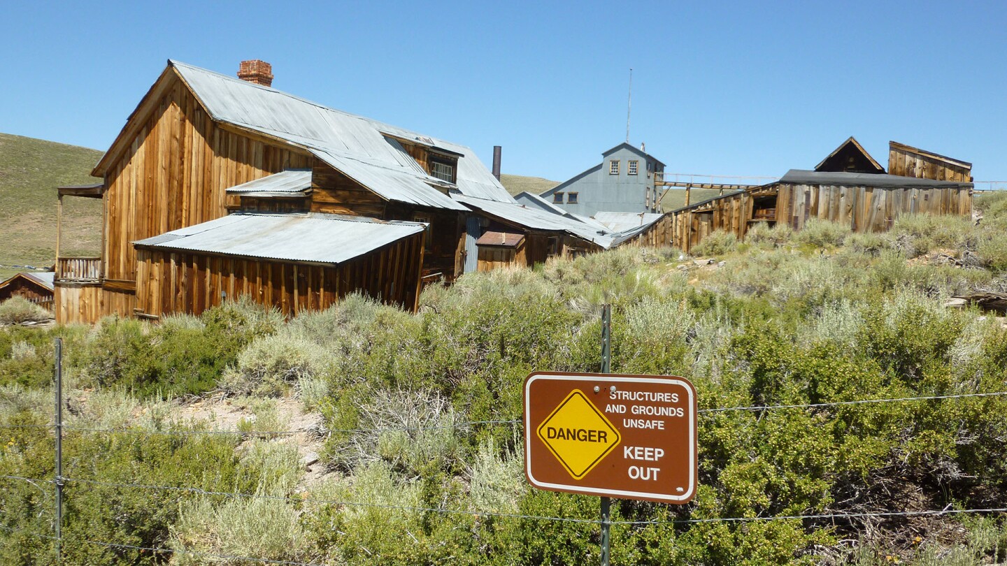 Unsafe ground at Bodie | Sandi Hemmerlein