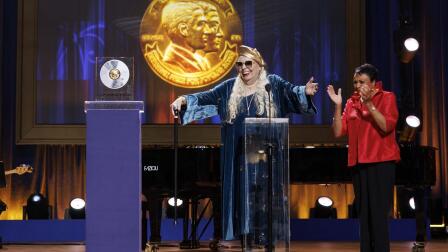 Carla Hayden Presents The Gershwin Award to Joni Mitchell