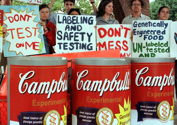 Demonstrators outside a Safeway supermarket in Washington in 2000 demanded genetically engineered ingredients be taken off American grocery store shelves until they are fully tested and labeled. (Photo: Alex Wong/Newsmakers)