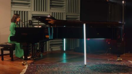 Julieta Venegas Performs "Caminar Sola"